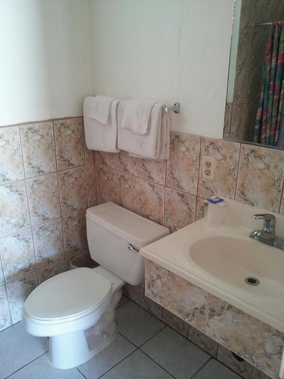 Travel Eagle Inn Motel Лонг Бич Номер фото